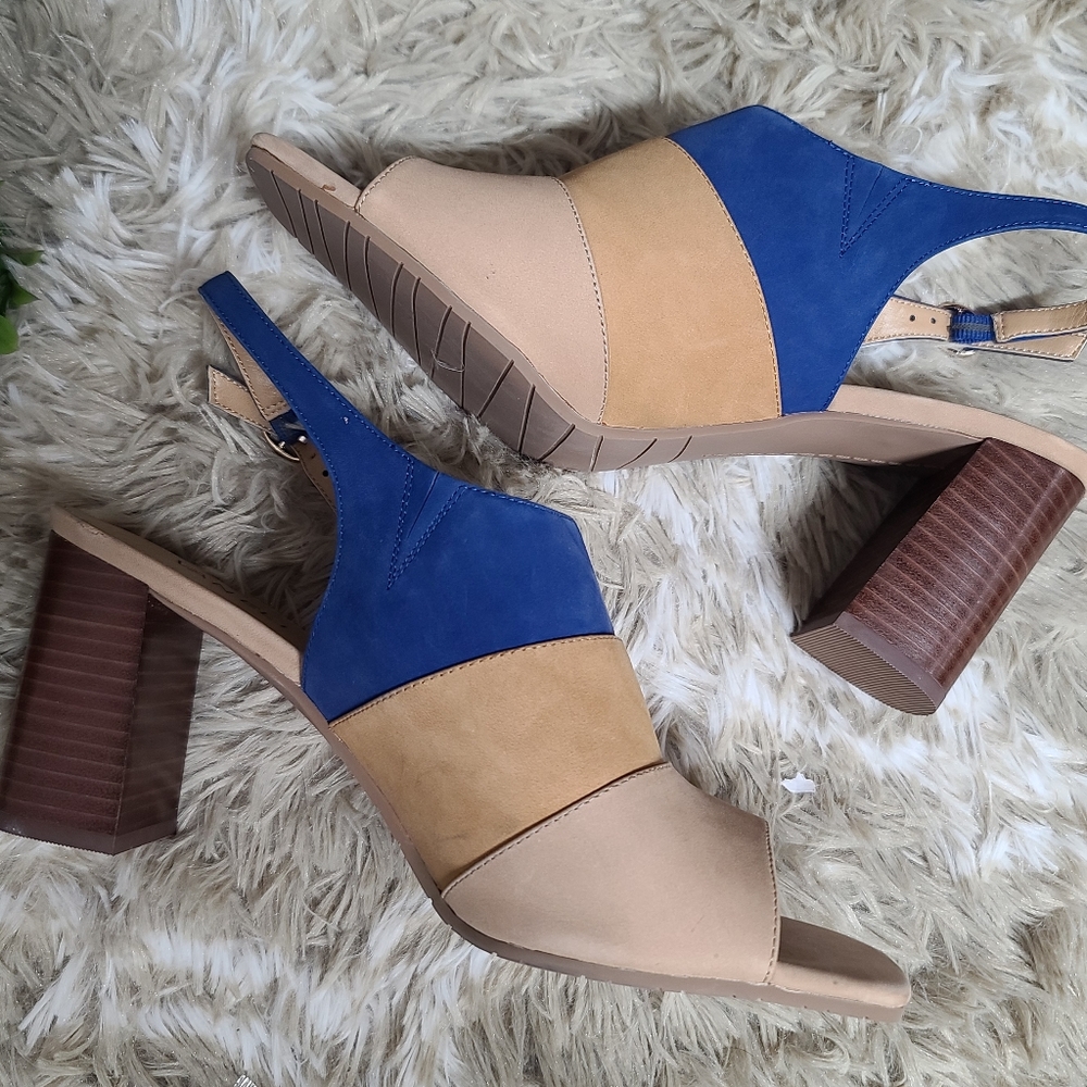 Vaneli Heels - Picture 6 of 6